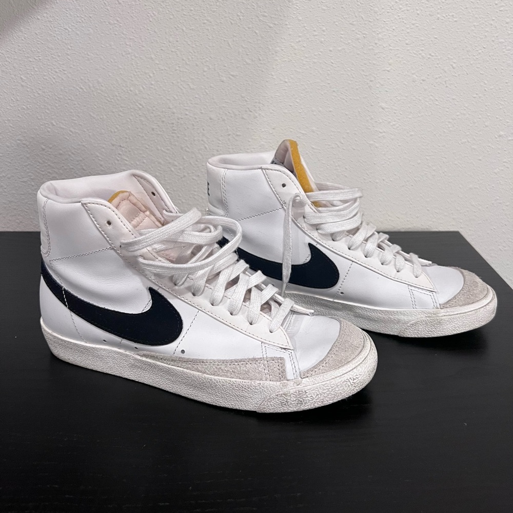Nike Black/White Blazer Mid ‘77